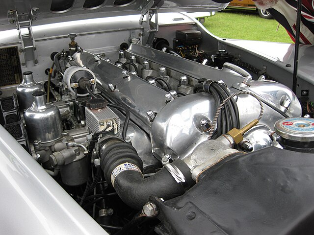 Fiche technique Jaguar XK120 - moteur